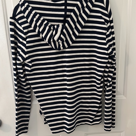 Southern tide pull over - Picture 4 of 4